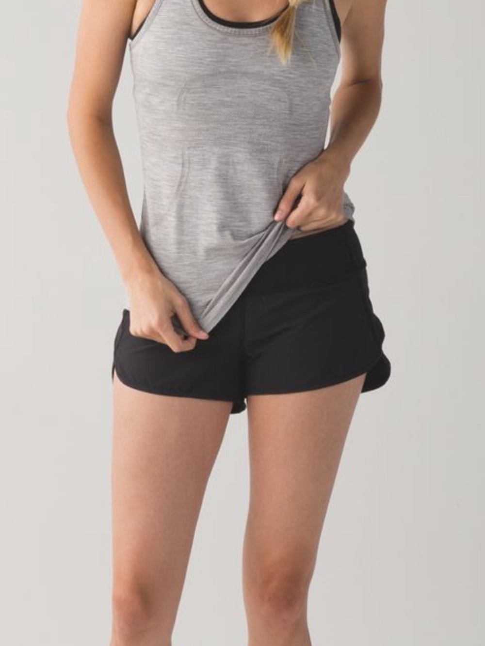 Lululemon Speed Short *4-way Stretch 2.5" in Black Women’s Sz 10 Y2K Activewear